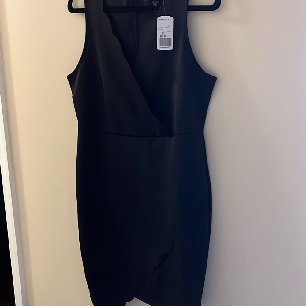 NWT Forever 21 Plus Size 0X black dress - new with tags, perfect condition.